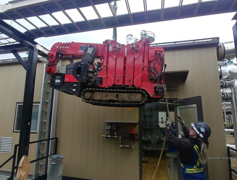 Spyder Crane Lifting